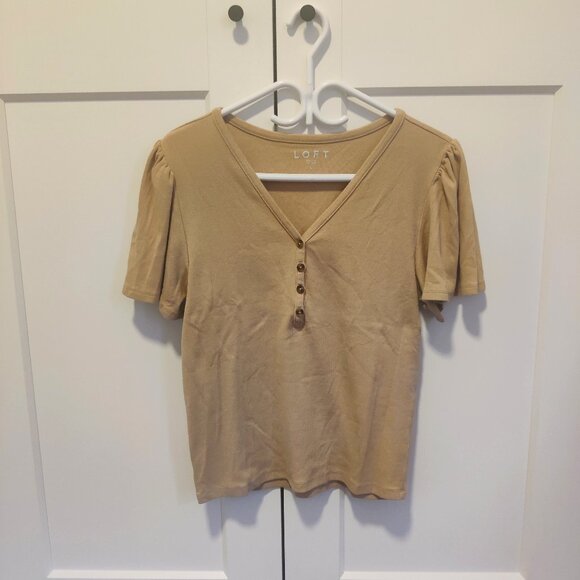 *LIKE NEW* LOFT Ribbed Cotton Flutter Sleeve V-Neck Henley Size Large - Picture 1 of 5